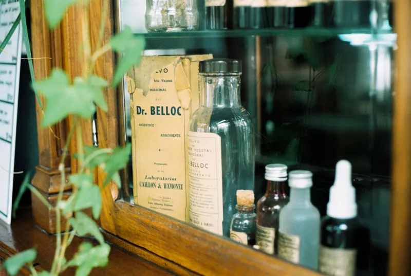 The German Chemist Who Accidentally Gave America Its Most Complicated Pill